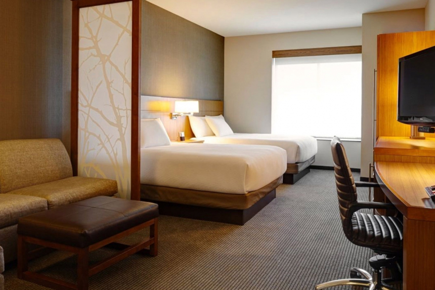 /hotelphotos/thumb-860x573-196168-Hyatt Place LBV Double Room 2.jpg